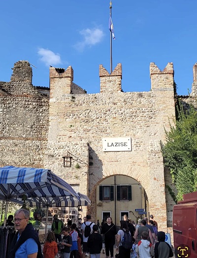 Stadtmauer von Lazise am Gardasee Stadtmauer von Lazise am Gardasee